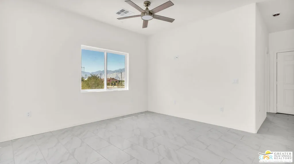 16388 Avenida Rambla, Desert Hot Springs, California 92240 home-pic-4